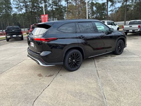 New 2026 Toyota Highlander XSE image 7