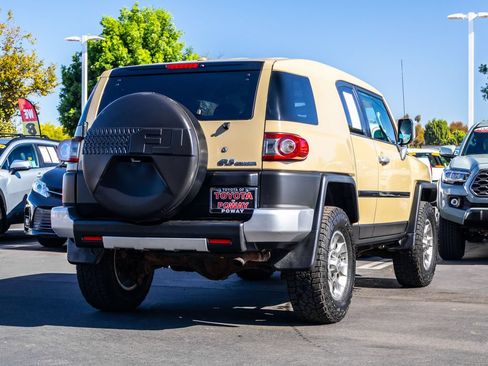 Used 2012 Toyota FJ Cruiser 4WD w/ Convenience Pkg image 13