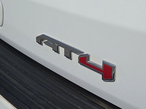 Used 2022 GMC Yukon AT4 AWD/4WD image 8