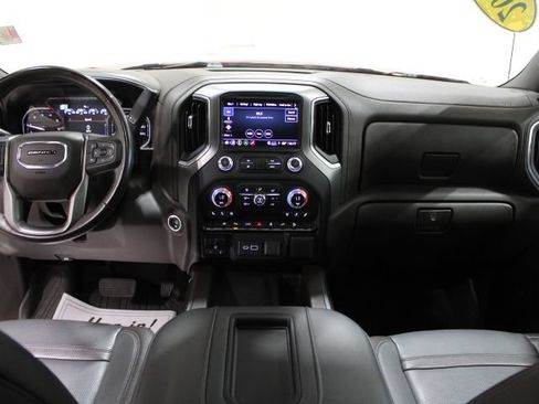 Used 2022 GMC Sierra 1500 Denali w/ Driver Alert Package II AWD/4WD image 2