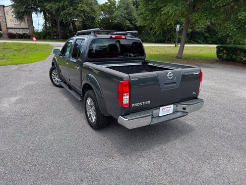 Used 2011 Nissan Frontier SL RWD image 4