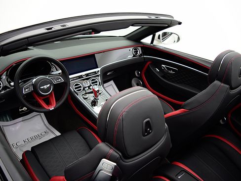 Used 2025 Bentley Continental GT Speed image 34