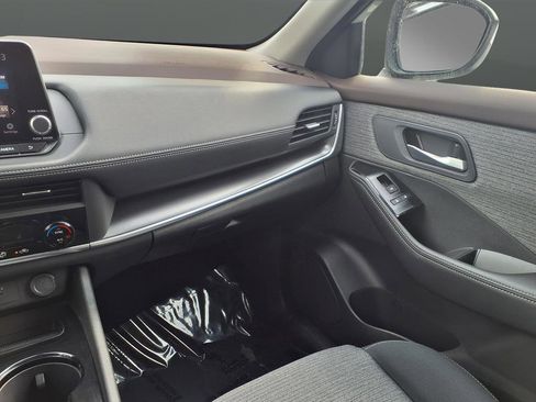 Used 2023 Nissan Rogue SV image 27