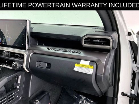 Used 2025 Toyota Tacoma TRD Off-Road AWD/4WD image 21