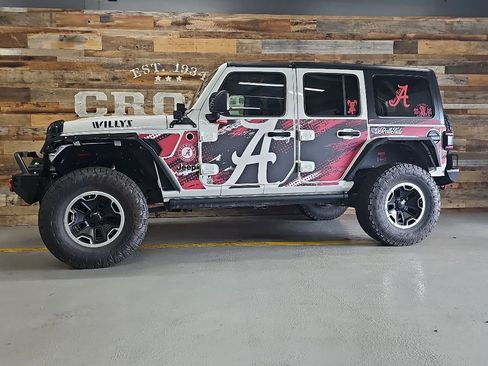 Used 2021 Jeep Wrangler Unlimited Sport AWD/4WD image 2