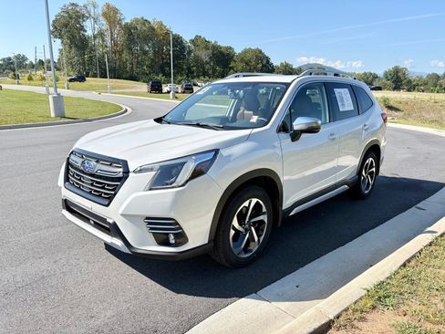 Used 2023 Subaru Forester Touring w/ Popular Package #2 AWD/4WD image 3