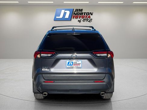 Used 2022 Toyota RAV4 XLE image 6