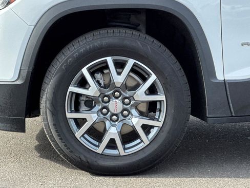 Used 2023 GMC Acadia SLT image 29