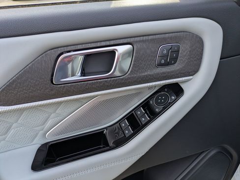 New 2026 Ford Explorer Platinum image 16