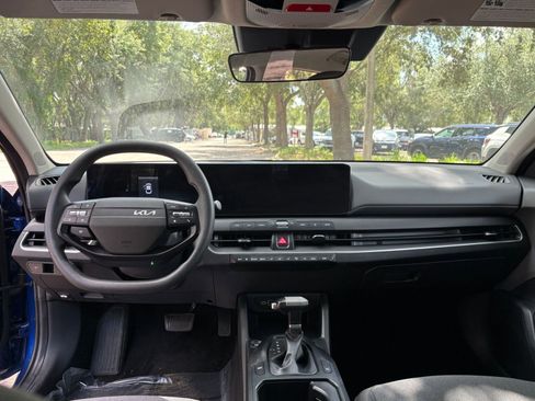 Used 2025 Kia K4 FWD image 32
