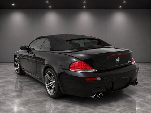 Used 2007 BMW M6 Convertible RWD image 4