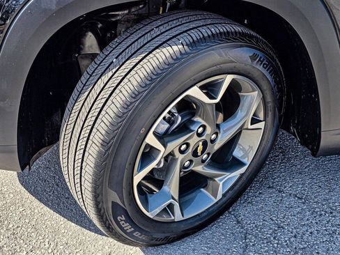 Certified 2025 Chevrolet Trax LT image 11