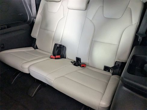 Used 2024 Kia Telluride S image 28