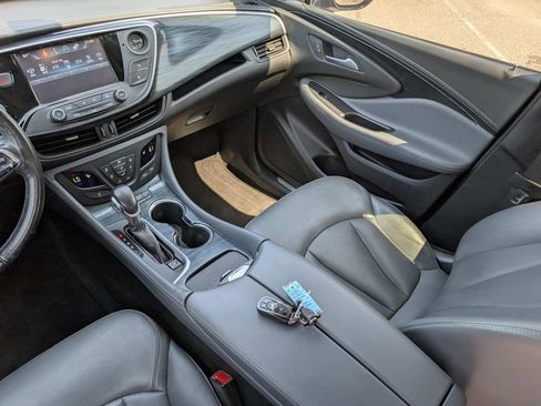 Used 2020 Buick Envision Essence FWD image 22