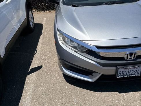 Used 2017 Honda Civic EX image 3