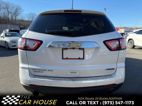 Used 2017 Chevrolet Traverse Premier image 21