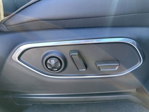 New 2024 Jeep Wagoneer Base w/ Premium Group I image 23