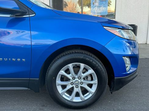 Used 2019 Chevrolet Equinox LT image 2