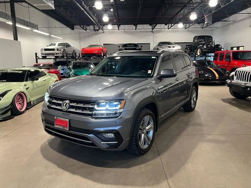 Used 2018 Volkswagen Atlas SEL w/ R-Line Package image 7