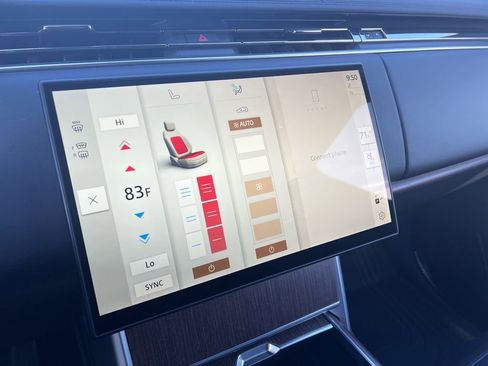 New 2026 Land Rover Range Rover Long Wheelbase SE image 17