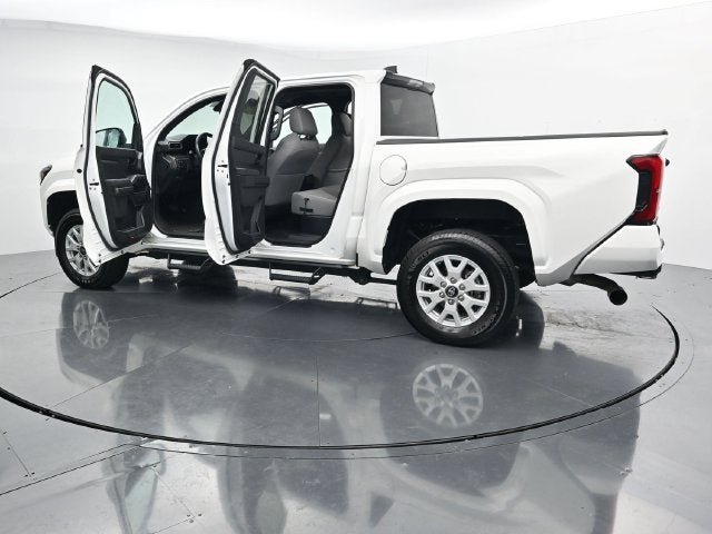 Used 2024 Toyota Tacoma SR5 AWD/4WD image 46
