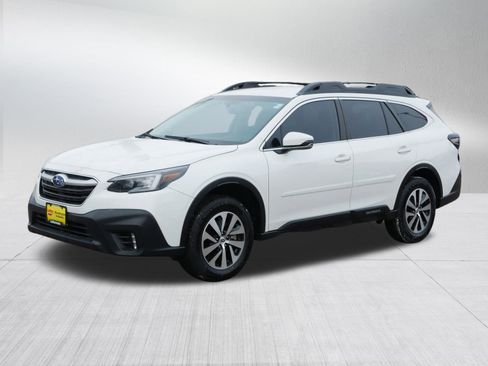 Used 2022 Subaru Outback Premium image 3