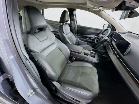 Used 2024 Nissan Ariya AWD image 32