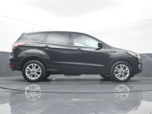 Used 2017 Ford Escape SE image 12