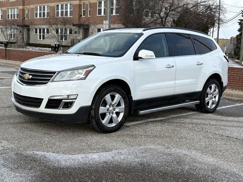 Used 2017 Chevrolet Traverse LT w/ Style and Technology Package image 1