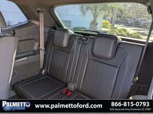 Used 2022 Volkswagen Tiguan SE R-Line image 14