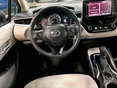 Used 2020 Toyota Corolla LE image 5
