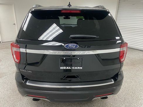 Used 2018 Ford Explorer XLT w/ Equipment Group 201A image 6