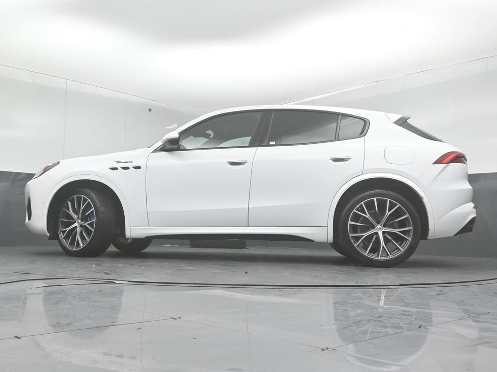 Used 2023 Maserati Grecale Modena AWD/4WD image 37