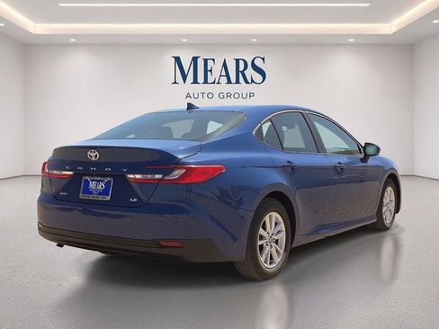 Used 2025 Toyota Camry LE FWD image 5