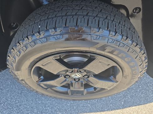Certified 2025 Honda Ridgeline Black Edition image 32