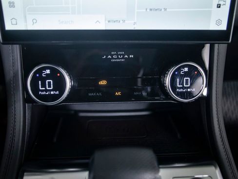 Used 2021 Jaguar F-PACE SVR image 34