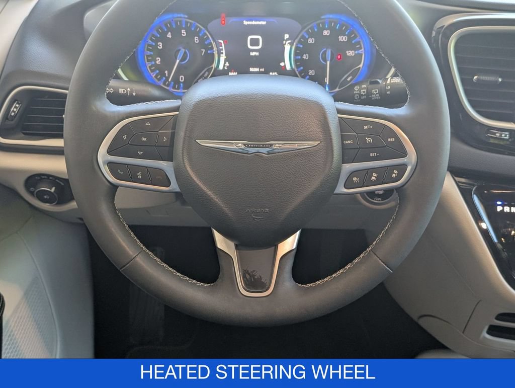 Used 2024 Chrysler Pacifica Touring-L FWD image 18