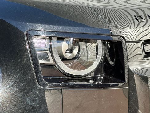 Used 2023 Land Rover Defender 110 V8 image 12