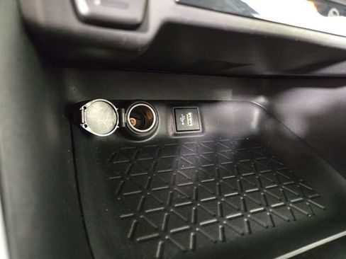 Used 2025 Toyota RAV4 XLE FWD image 25