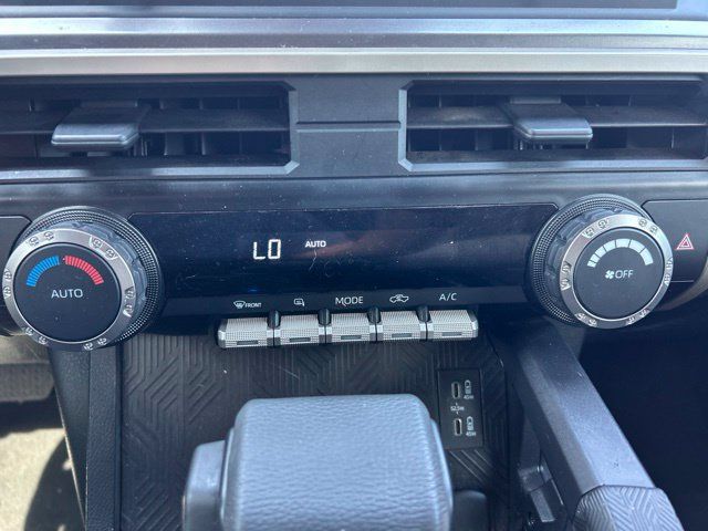 Used 2025 Toyota Tacoma TRD Off-Road AWD/4WD image 17