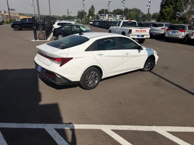Used 2024 Hyundai Elantra SEL FWD image 14