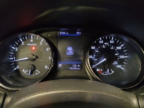Used 2018 Nissan Rogue SV FWD image 23
