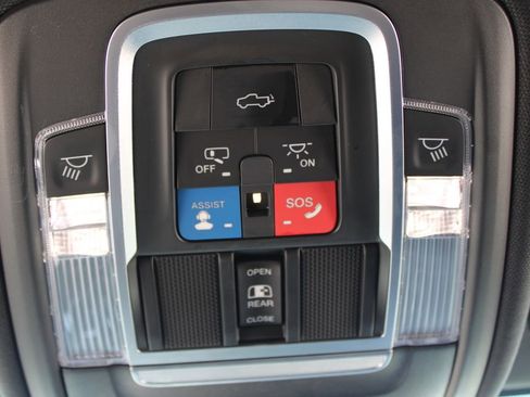 Used 2020 RAM 2500 Laramie image 19