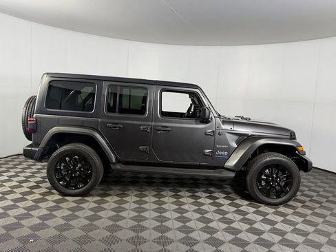 Used 2023 Jeep Wrangler Unlimited Sahara AWD/4WD image 5