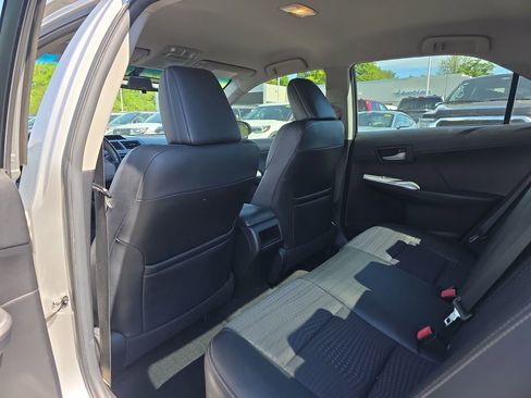 Used 2012 Toyota Camry SE FWD image 18