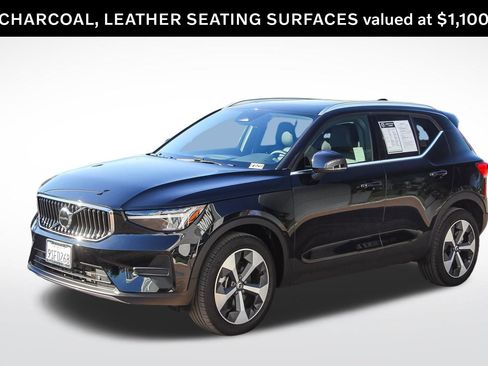 Certified 2025 Volvo XC40 B5 Core w/ Protection Package Premier image 3