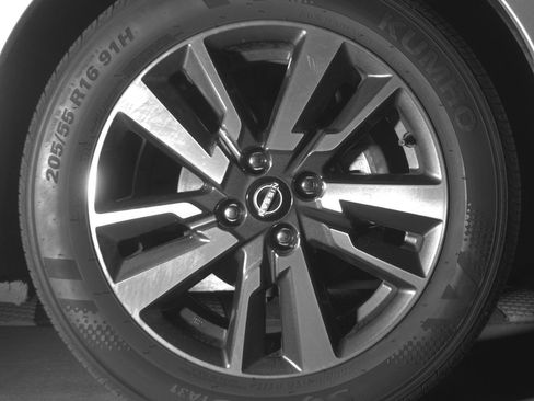 Used 2025 Nissan Versa SV FWD image 16
