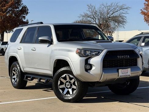 Used 2019 Toyota 4Runner TRD Off-Road image 2