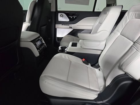 New 2026 Lincoln Aviator Reserve image 14