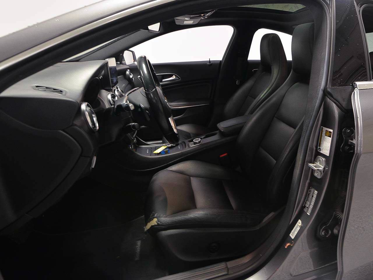 Used 2015 Mercedes-Benz CLA 250 image 9